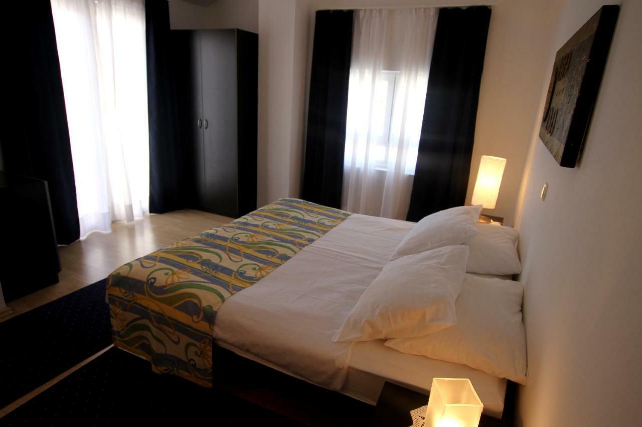 Apartments Macolic Rab Town Extérieur photo