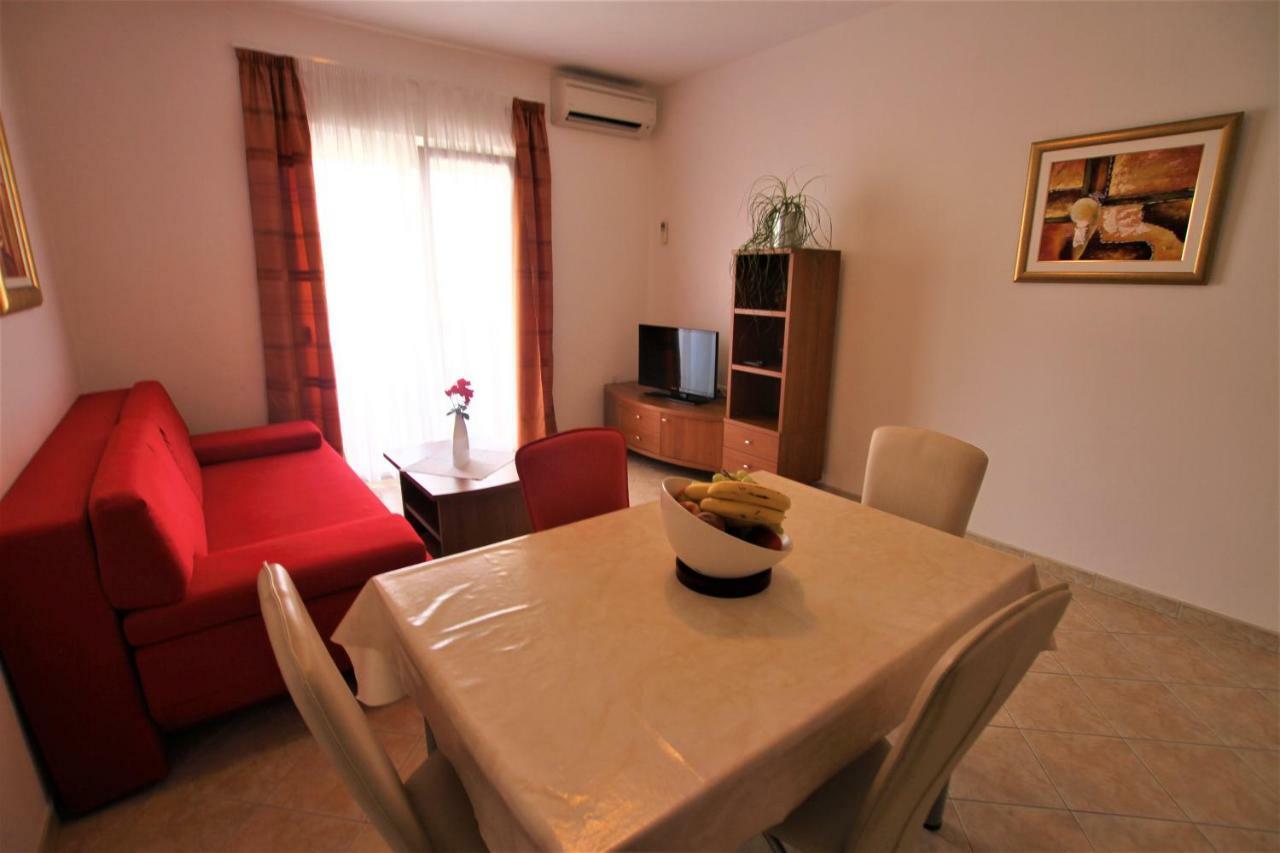 Apartments Macolic Rab Town Extérieur photo