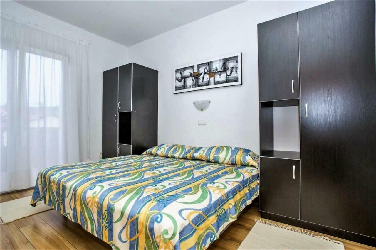 Apartments Macolic Rab Town Extérieur photo