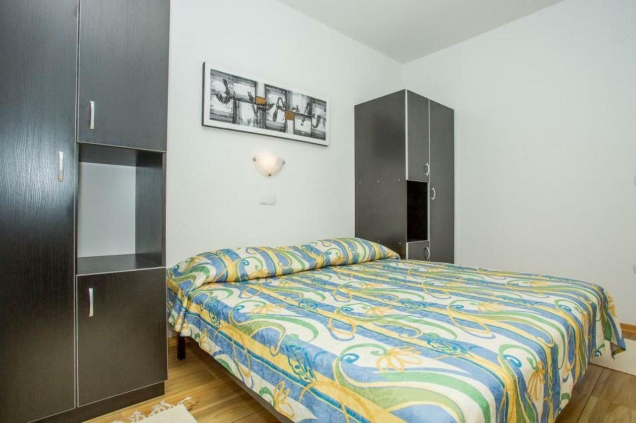 Apartments Macolic Rab Town Extérieur photo
