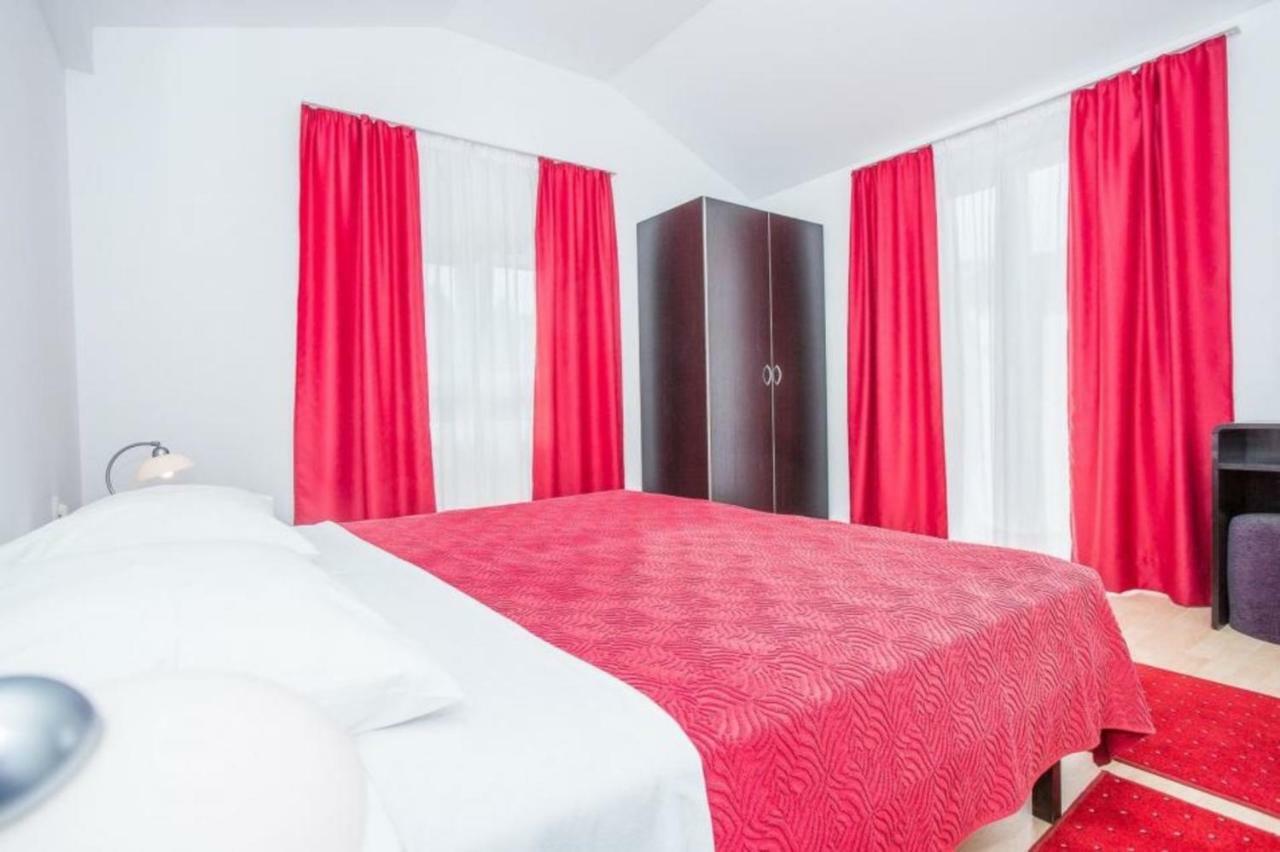 Apartments Macolic Rab Town Extérieur photo