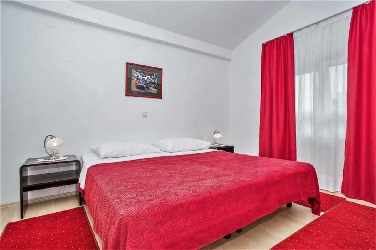 Apartments Macolic Rab Town Extérieur photo